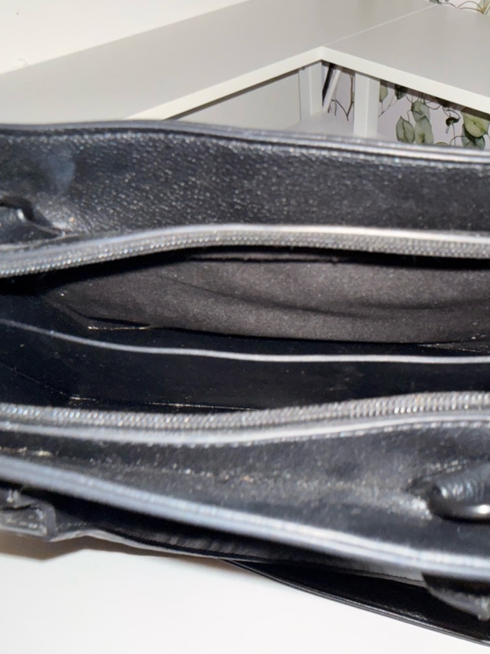 Black Women's Tote Handbag with Round Coin Pouch - Picture 3 of 3